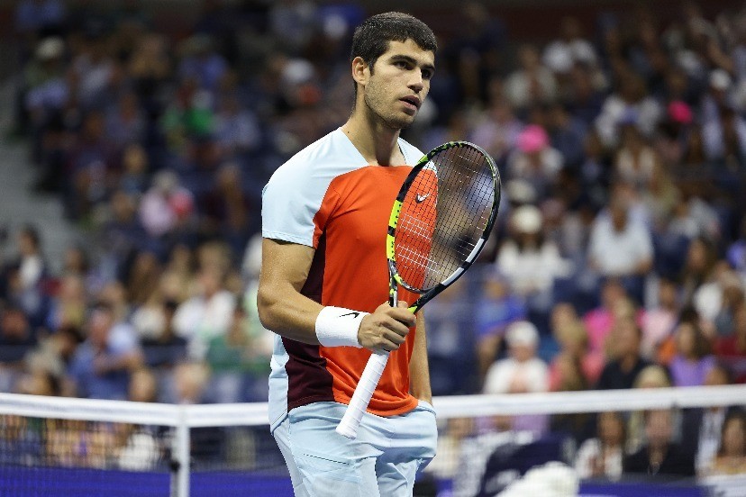 一名防守球 一名防守球